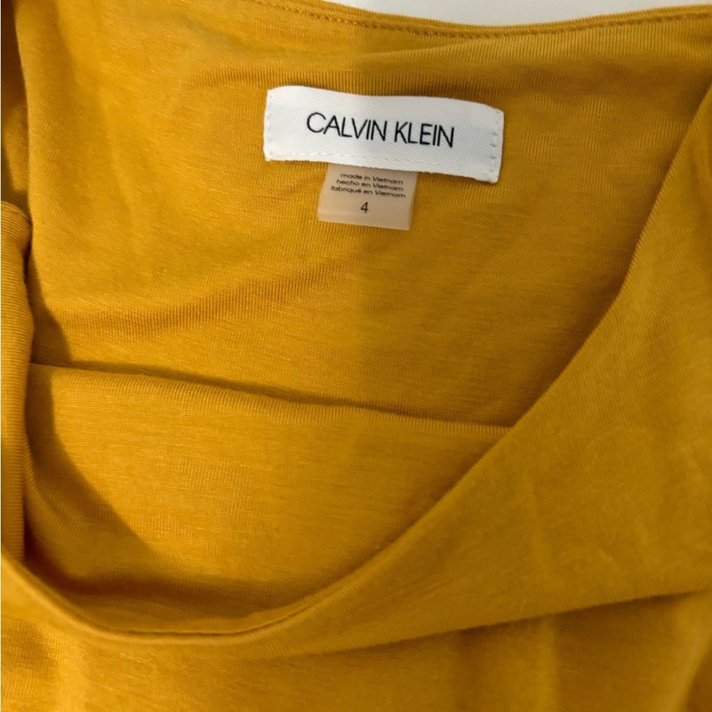 Yellow Dress - Picture 4 of 4